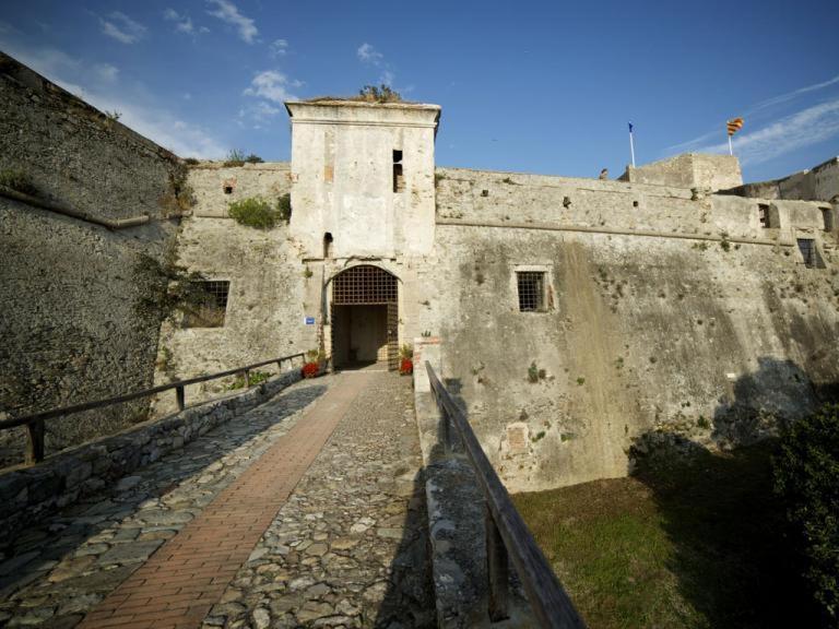 Ilgattosuruotefinalligure Finale Ligure Exterior photo